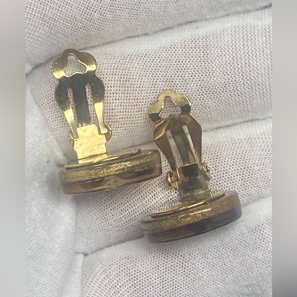 Chanel Vintage Lucite Amber Four Leaf Clip On Earrings - Picture 13 of 16